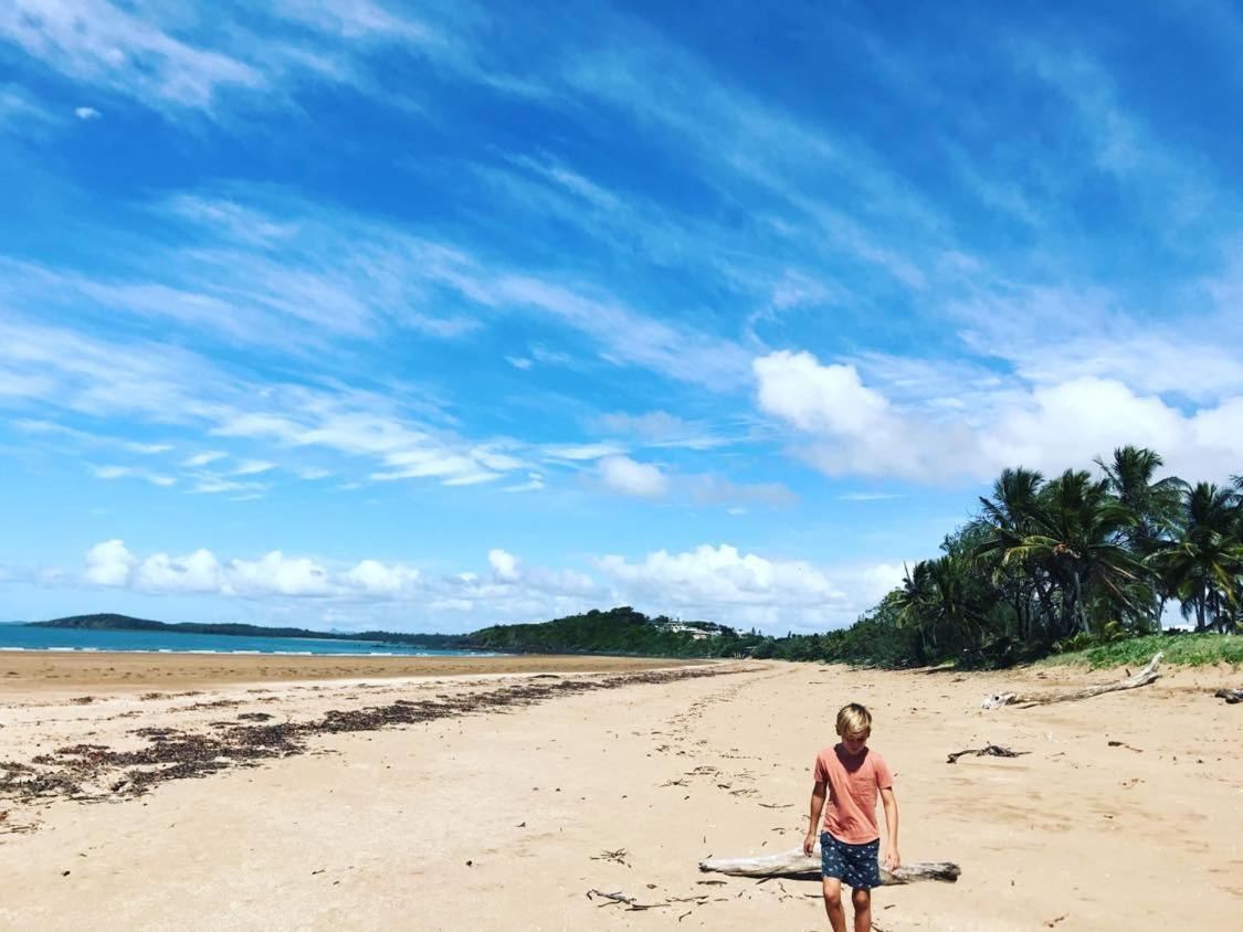 萨日娜海滩汽车旅馆 Grasstree Beach 外观 照片