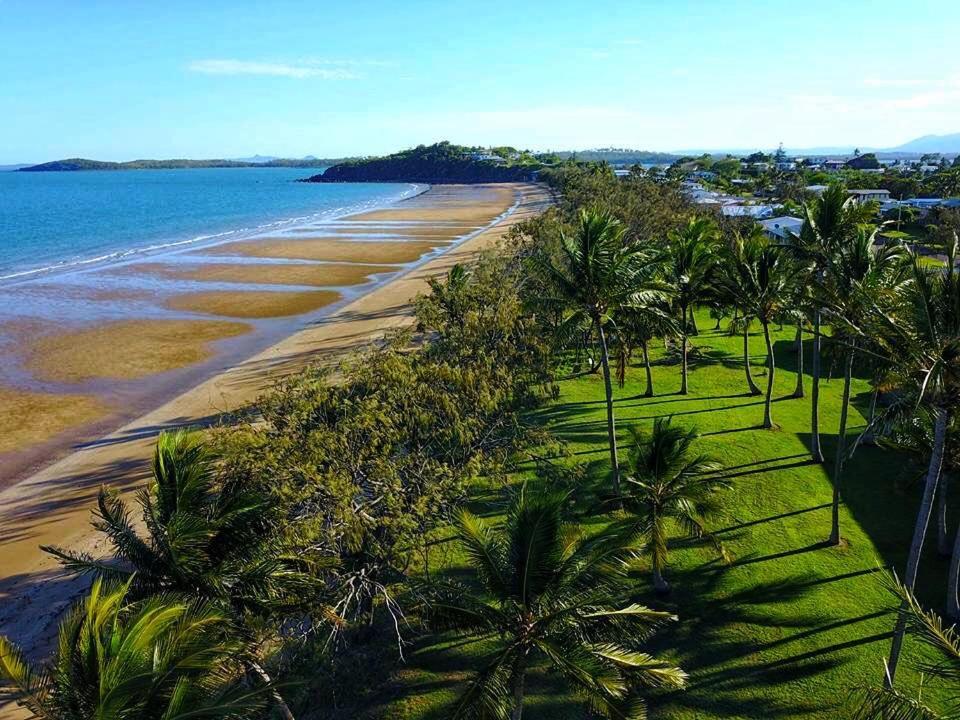 萨日娜海滩汽车旅馆 Grasstree Beach 外观 照片